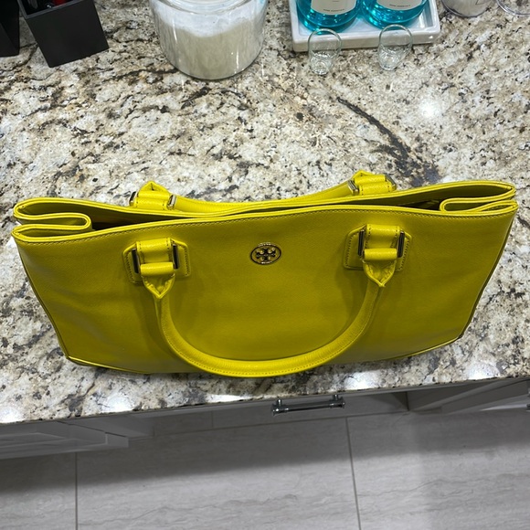 Tory Burch Saffiano Leather Large Tote - Picture 5 of 13